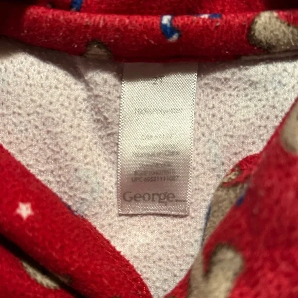 Red Button Up Gingerbread Pyjamas Size 2T - Picture 5 of 8